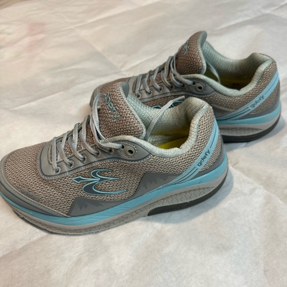 Gray and Blue Mesh Athletic Shoes with Cushioned Sole - Picture 3 of 14
